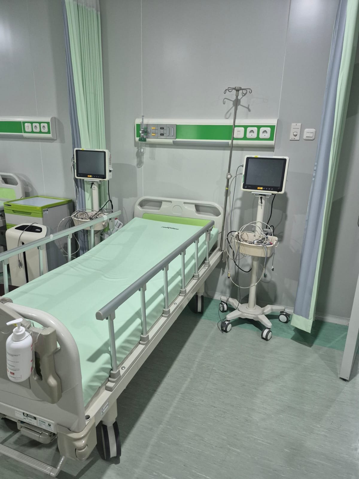 pengerjaan pemasangan instalasi Gas medis Oksgen(O2)